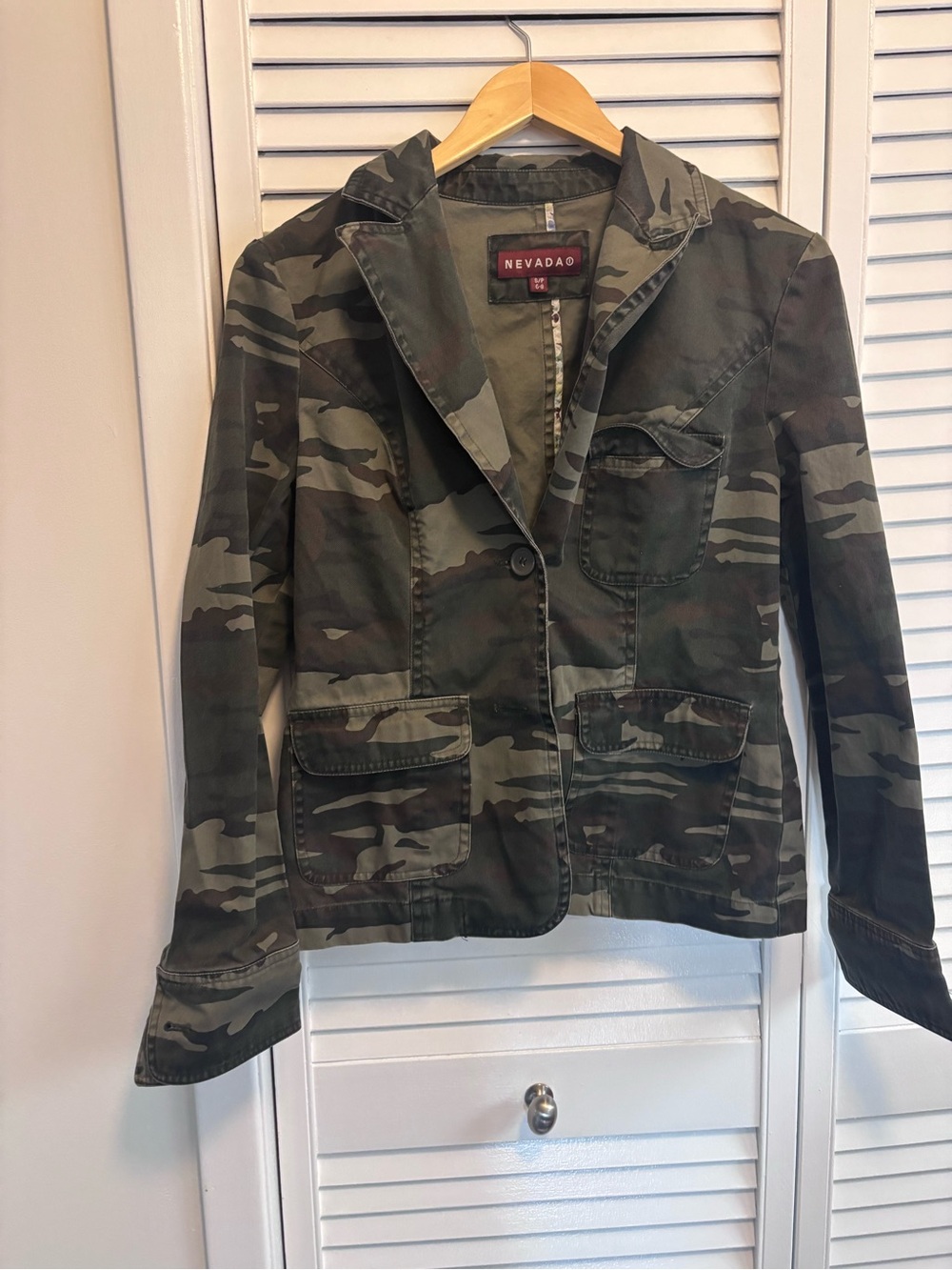 Nevadao Women's Camouflage Utility Jacket - Olive Green Camo